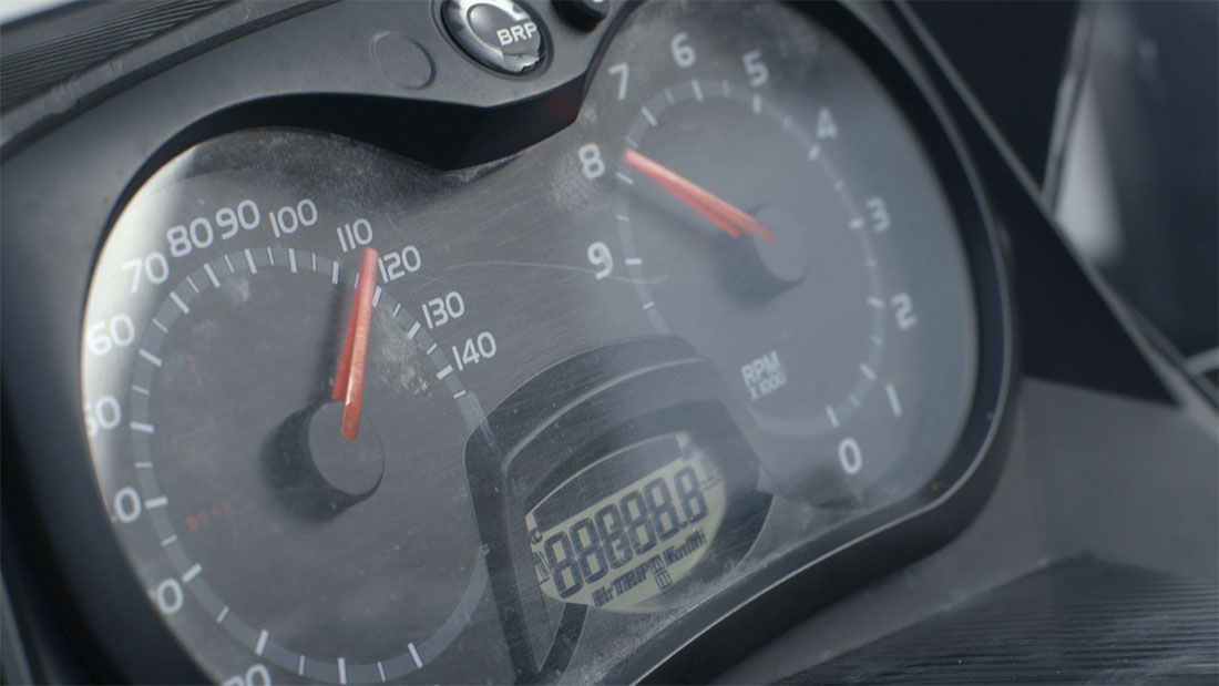 08-vacay.ca-kickstarter-video-quebec-snowmobile-b 08-vacay.ca-kickstarter-video-quebec-snowmobile-b